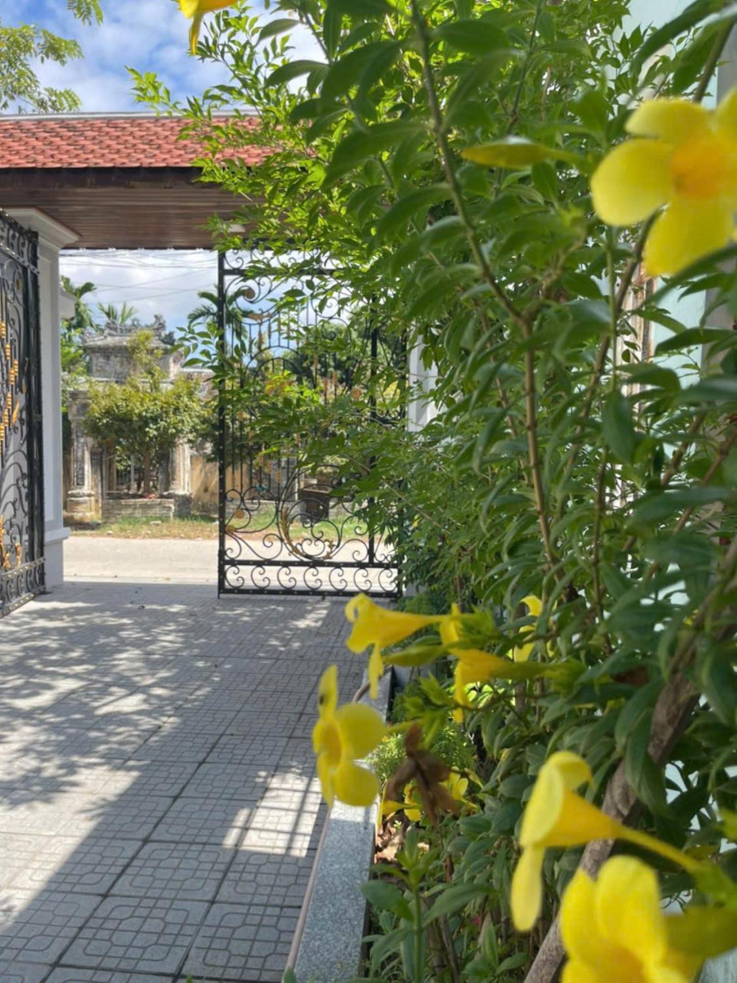 Nhat Long Homestay Hue Exterior photo